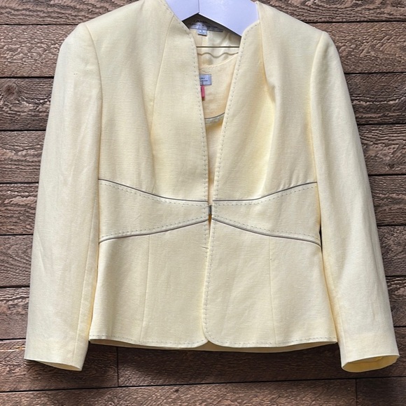 TAHARI Elegant Cream Women's Jacket Size 6 - Picture 1 of 6